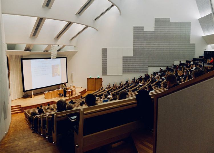 Nokkur mál sem þarf að hafa í huga þegar þú notar Stage LED skjá